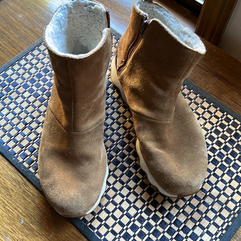 Sorel suede ankle boot fleece lining Sz 8